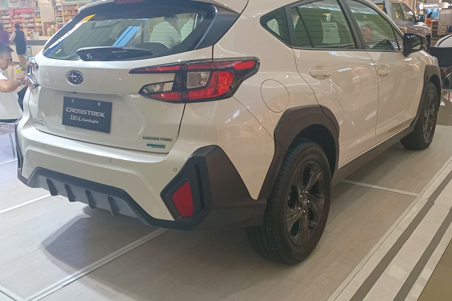 Subaru Crosstrek, đuôi xe. Thế hệ mới, xe trưng bày ở Philippines.