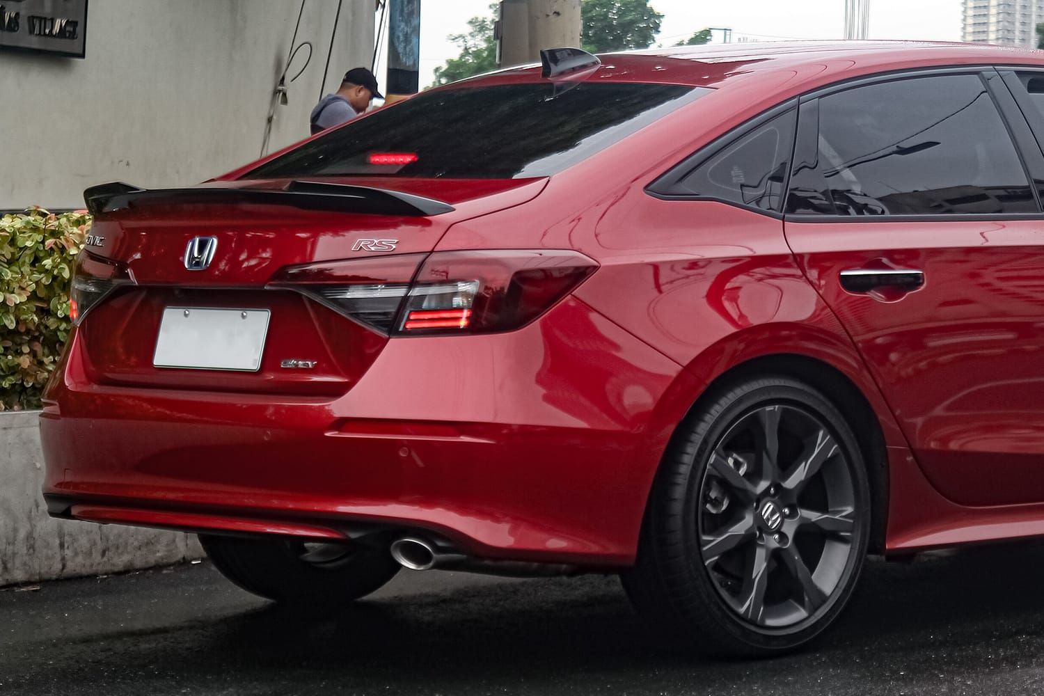 Honda Civic, đuôi xe. Bản RS e:HEV nâng cấp, xe ở Philippines.