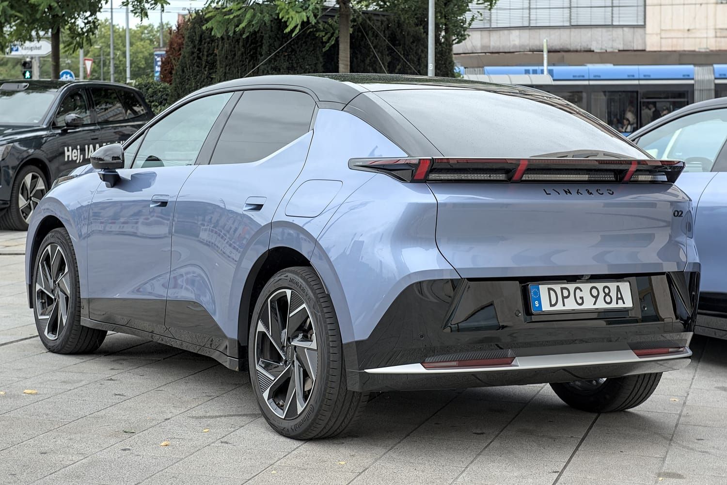 Lynk & Co 02, đuôi xe. Xe đăng ký ở Thụy Điển, chụp ở triển lãm IAA 2025, Đức.