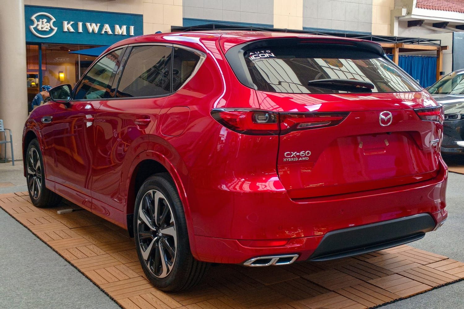 Mazda CX-60, đuôi xe. Bản 3.3 Turbo mild hybrid trưng bày ở Philippines.