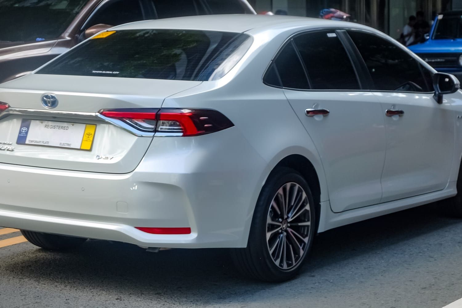Toyota Corolla Altis, đuôi xe. Bản 1.8 HEV nâng cấp bán ở Philippines.