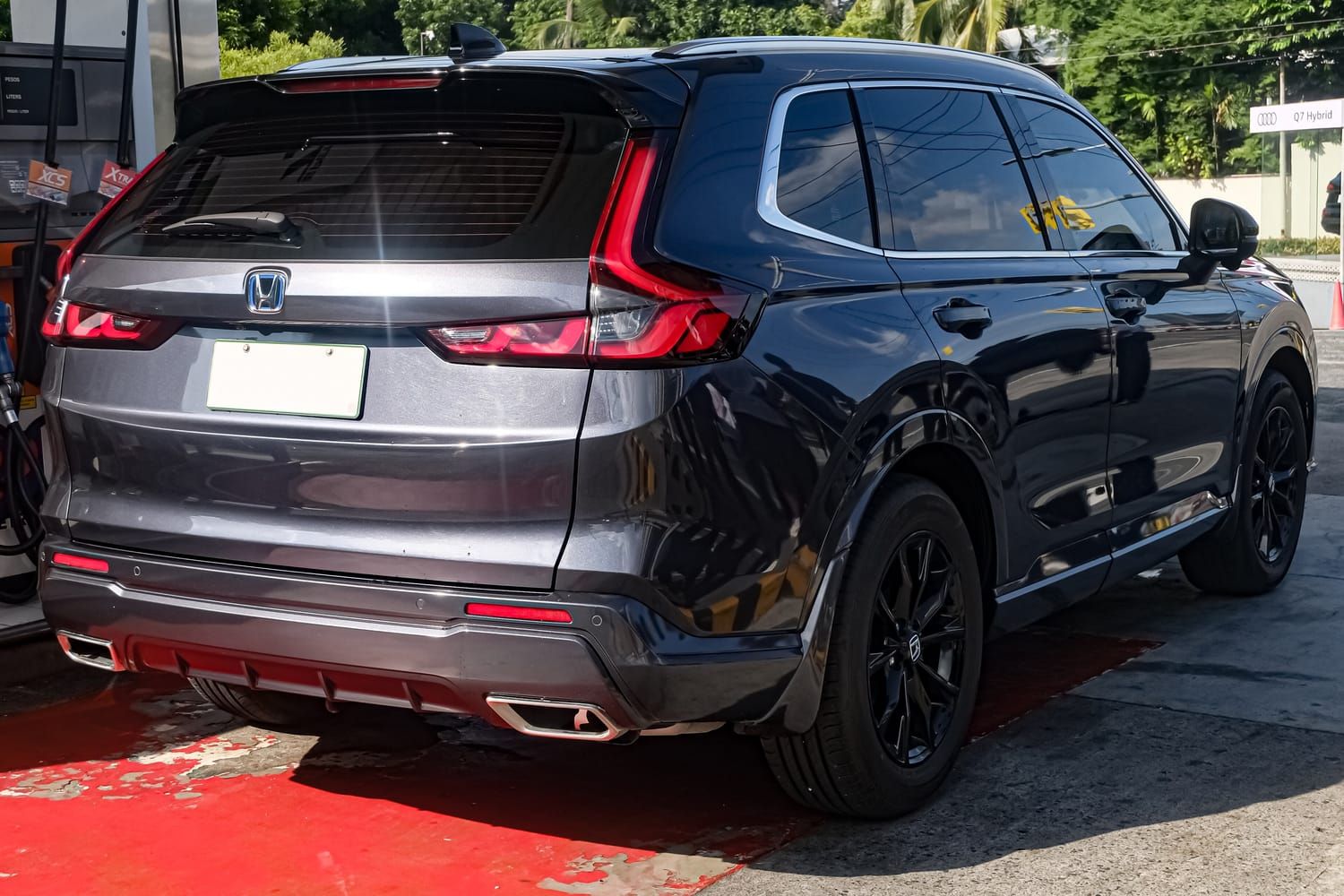Honda CR-V, đuôi xe. Bản RS e:HEV, xe ở Philippines.