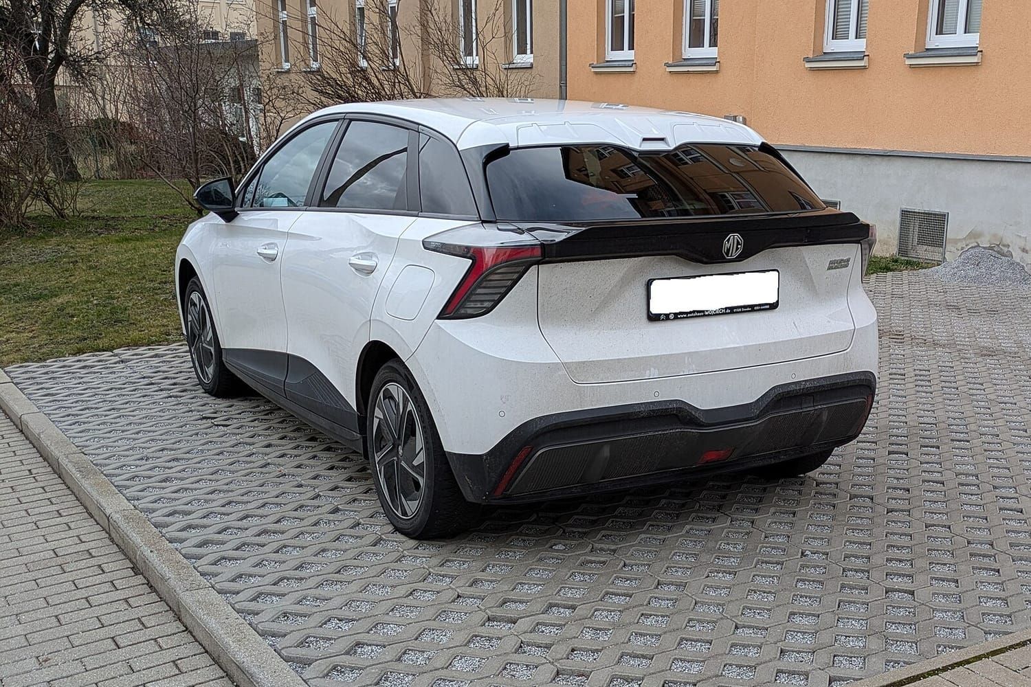 MG MG4 EV, đuôi xe. Xe bán ở châu Âu với tên MG4 Electric.