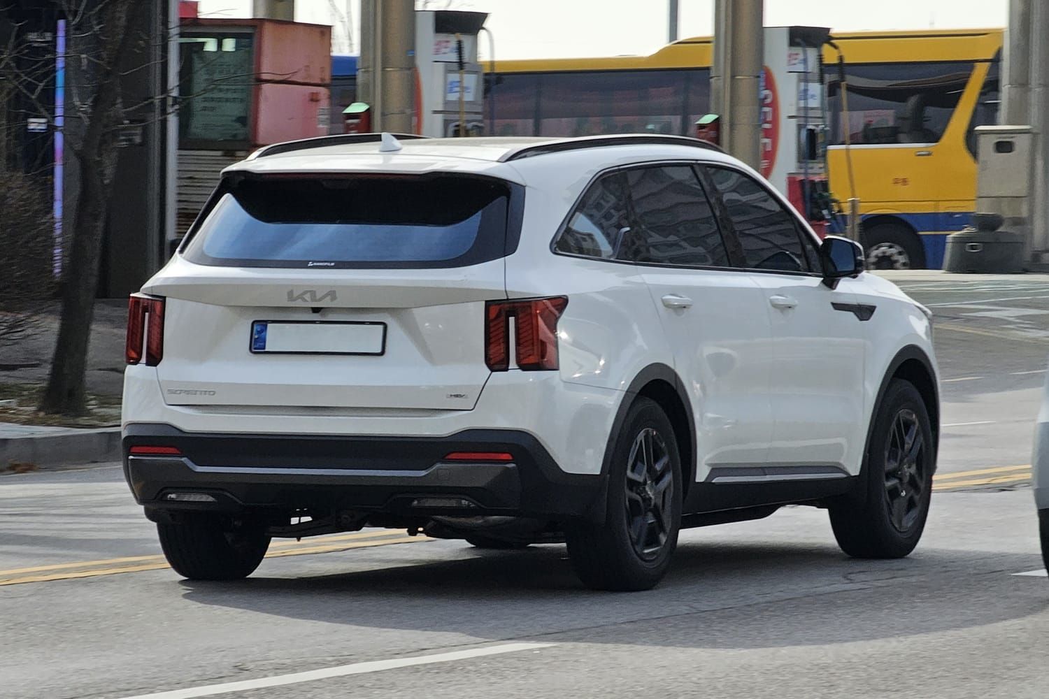 Kia Sorento, đuôi xe. Bản Hybrid nâng cấp.