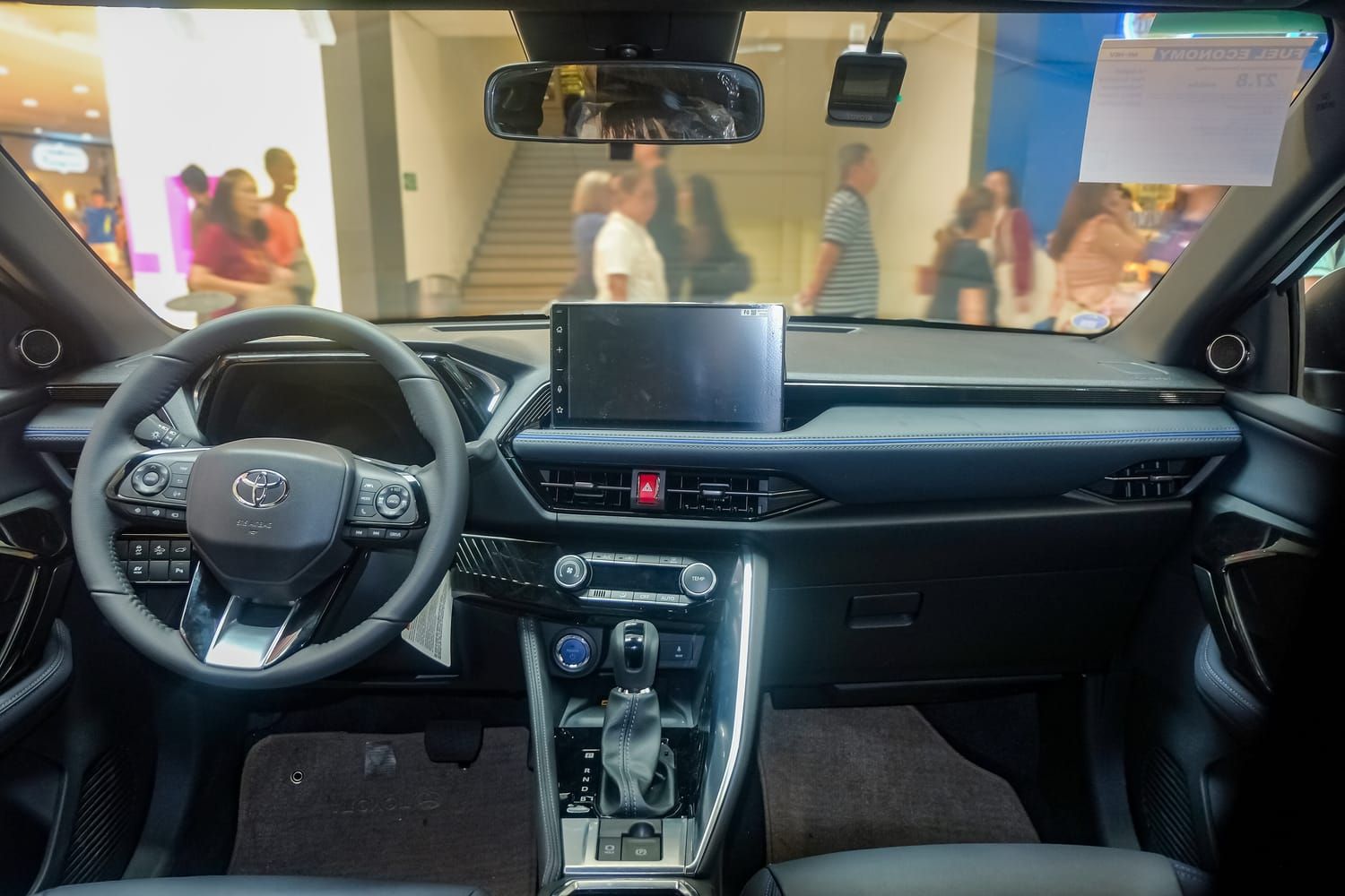 Toyota Yaris Cross, nội thất. Bản 1.5 S HEV bán ở Philippines.