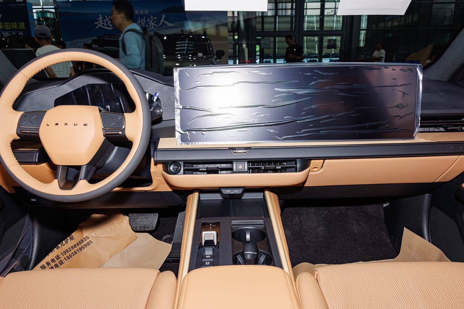 Lexus ES, nội thất. Bản bán ở Trung Quốc, xe trưng bày.